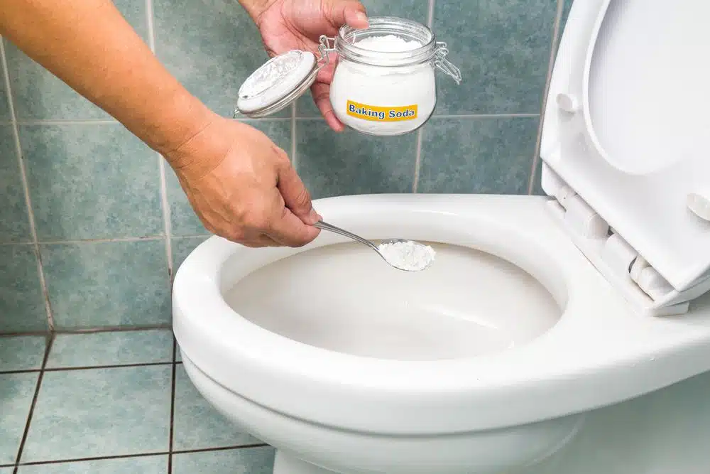 Comment venir à bout d'un WC fortement entartré solutions efficaces et inattendues