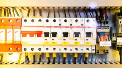 Pour vos travaux de rénovation : choisissez du matériel électrique à prix attractifs !